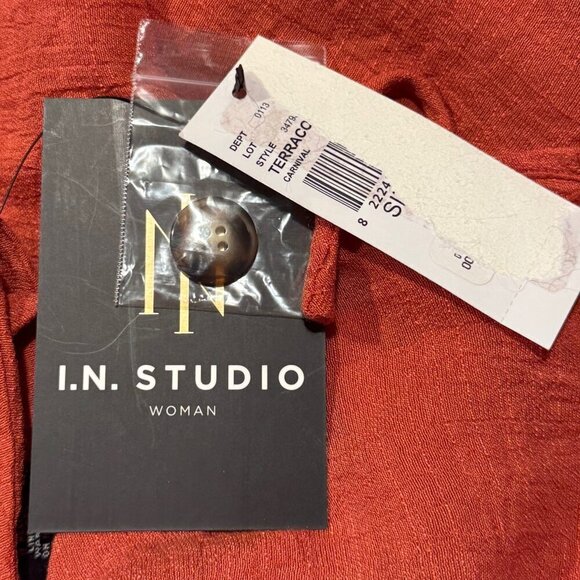 NWT I.N. Studio Women's Button Front Shirt Rust Red Roll Tab Sleeve Plus Size 1X - Picture 10 of 10